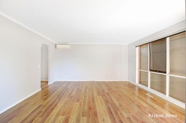 2/17 Emerald Street, RINGWOOD - Photo 1