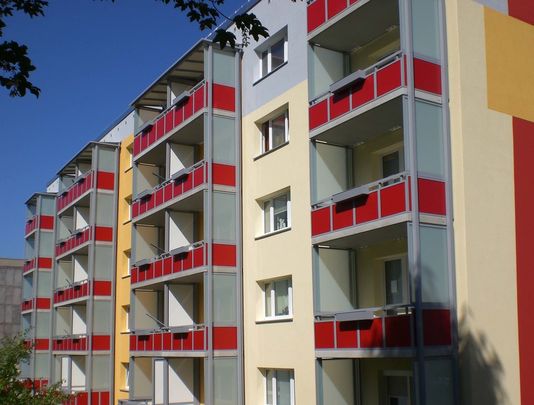 3-Raum-Wohnung im Grünen mit tollem Balkon - Photo 1