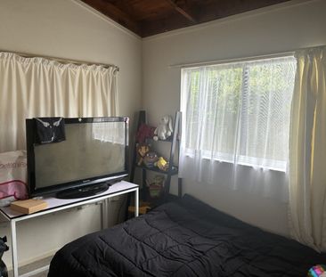 Tidy Family Home - Photo 6