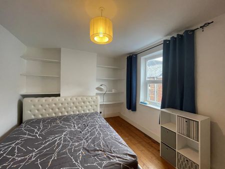 3 bedroom terraced house to rent - Photo 3