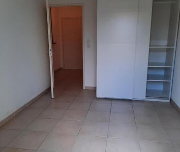 Location Appartement 2 pièces 38m² DRAGUIGNAN 83300 - Photo 3