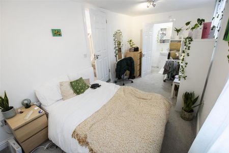 8 bedroom house to rent - Photo 4