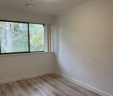 Fully Renovated 2 Bedroom Townhouse - Photo 6