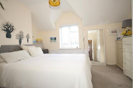 2 bedroom terraced house to rent - Photo 2