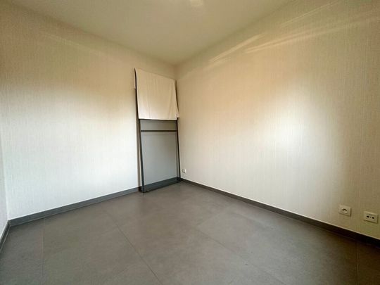 BEZOEKMOMENT ZATERDAG 17/05 | Riant gelijkvloersappartement met 2 slaapkamers en garage te huur in Kaprijke-centrum. - Photo 1
