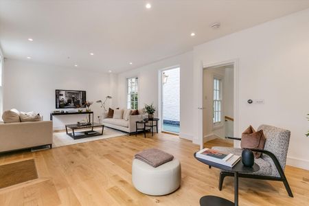 4 Bedroom house to rent in Chelsea, Burnsall Street SW3 - Photo 2