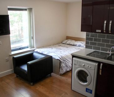 Apt 18, Lofthouse Residence - Photo 1