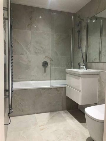 Colts Village Apartments, Barking Road, London, E6 - Photo 5