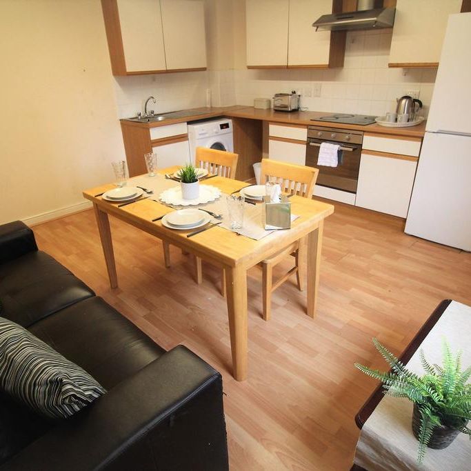 3 bedroom flat to rent - Photo 1