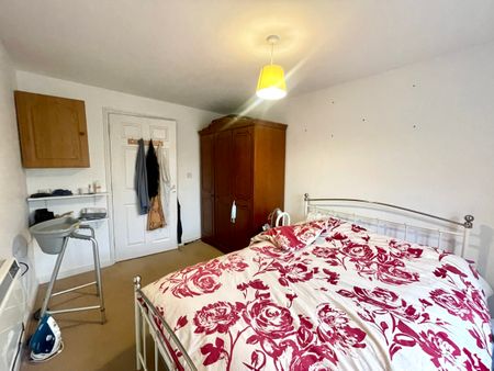 High Street, Aldershot, Hampshire, GU11 - Photo 4