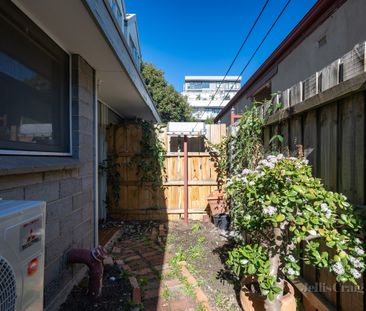 2/17 Barkly Street, Brunswick East - Photo 3