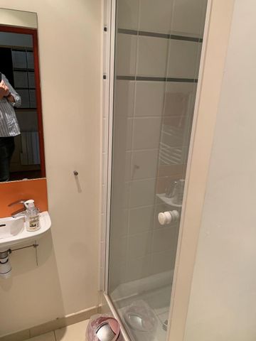 Location Appartement 3 pièces VILLEFRANCHE SUR SAONE 69400 - Photo 3