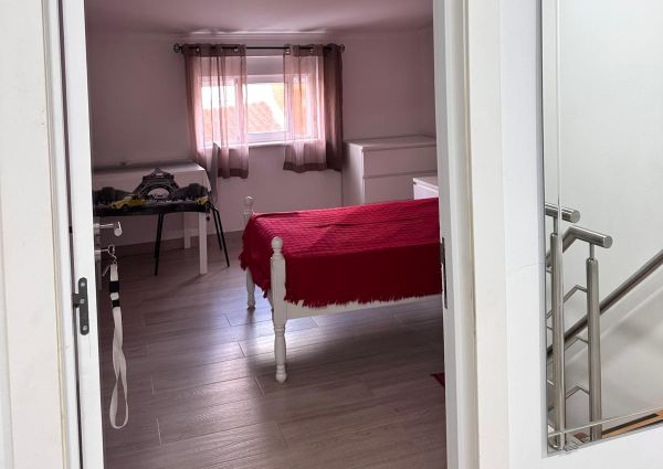 Quarto em zona central da Pontinha