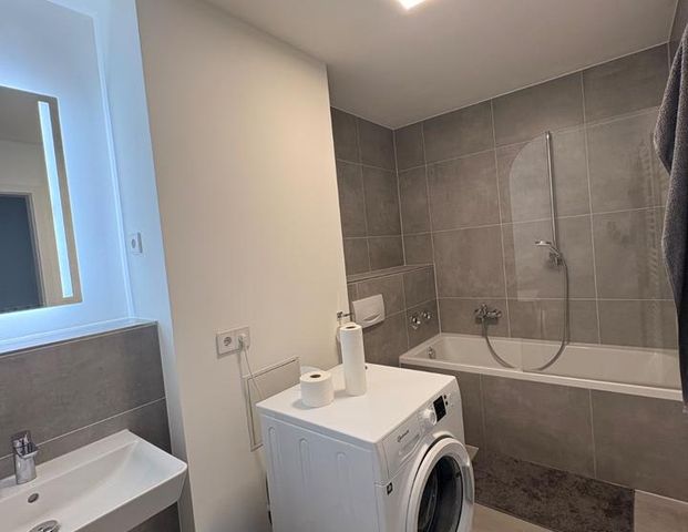 2024 saniert. 2-Zimmer, Loggia, 54 qm Einbauküche, Garage - Foto 1