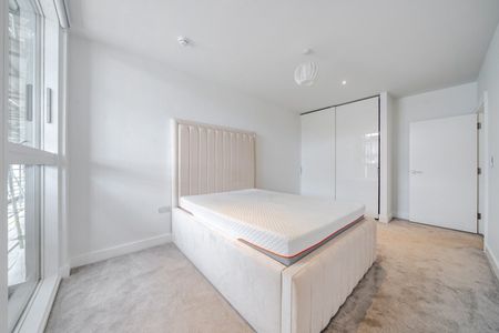 30 River Garden Walk, London, SE10 - Photo 3