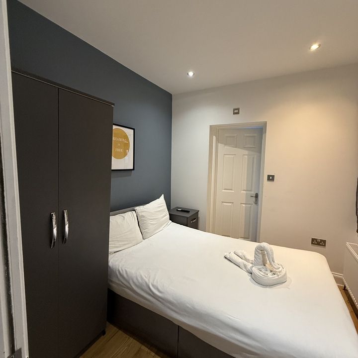 Room in a Shared House, High Town Road, LU2 - Photo 1