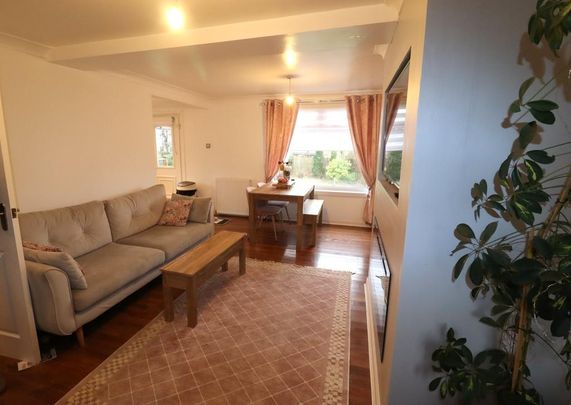 3 bedroom semi-detached house to rent - Photo 1