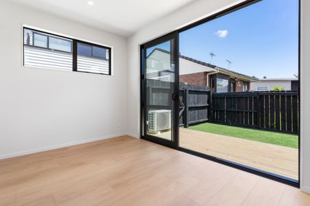 Modern Luxury in Panmure's Golden Triangle - Photo 4