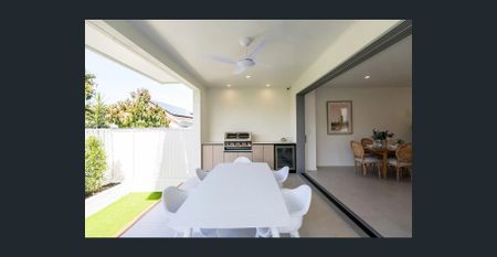 22a Mallard Avenue, Paradise Point, Qld 4216 - Photo 5