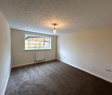 1 bedroom semi-detached house to rent - Photo 2