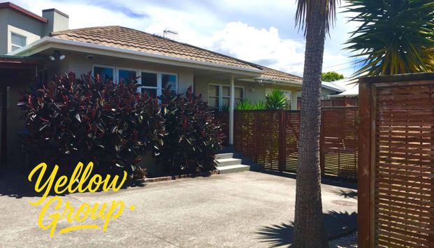 SUNNY STANDALONE HOME - ELLERSLIE - Photo 1