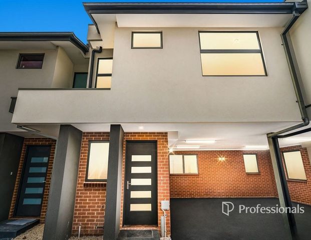 Lifestyle, Luxury and Location - Photo 1