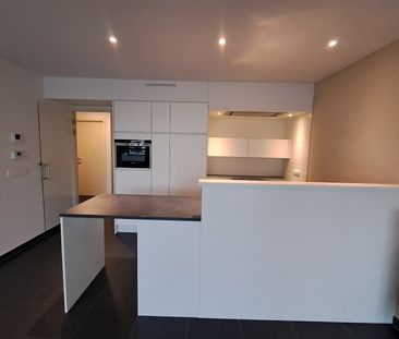 Ruim, mooi appartement met 2 slaapkamers en garage. - Foto 6