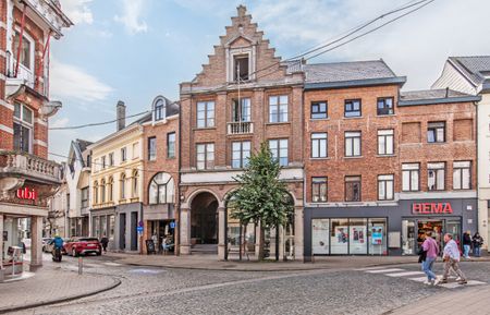 Een knus dakappartement met 1 slaapkamer op de Markt van Lokeren. - Photo 2