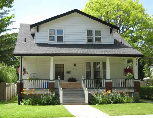 219 Stuart St | 219 Stuart St, Sarnia - Photo 1