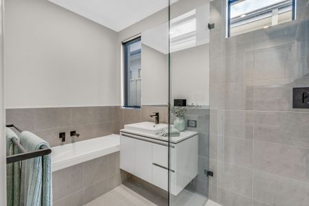 Stunning Display Home Packed With Premium Features - Photo 5