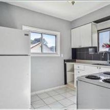 21 Lockheed Blvd, Toronto, M9P2H5 $3300 / Month (main and upper level) - Photo 3