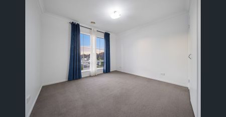 Spacious family living in the heart of Lakeside Estate. - Photo 5