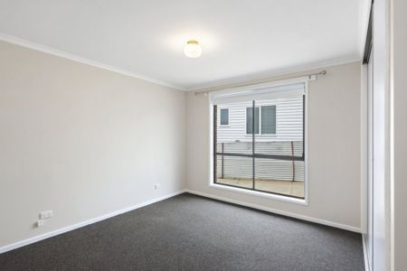 Tidy Townhouse in Great Location - Photo 5