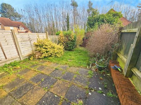 2 bedroom terraced house to rent - Photo 5