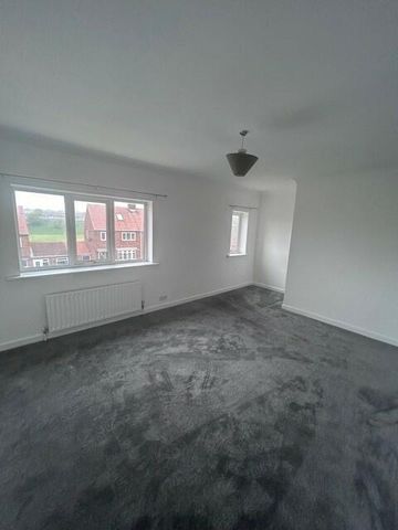 2 bedroom semi-detached house to rent - Photo 3
