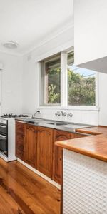 NEAT AS A PIN | HEATING AND COOLING | EASY ACCESS TO TRANSPORT - Photo 4