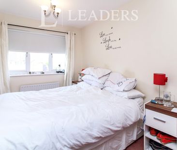 3 bedroom mid-terrace to rent Treacle Nook, Warndon Villages, Worce... - Photo 4