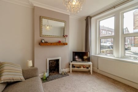 2 Bed Terraced House, Orchard Road, BS5 - Photo 2