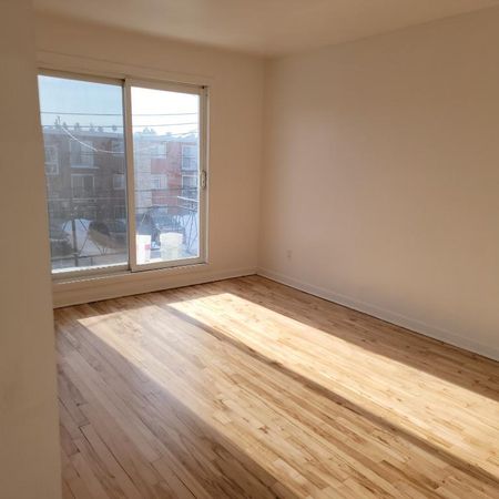 🏠 GRAND 5½ À LOUER – SAINT-HUBERT, RIVE-SUD DE MONTRÉAL 💵 1 650 $ / mois - Photo 4