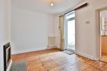 2 bedroom terraced house to rent - Photo 2