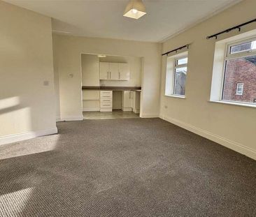 Dean Road, Scarborough, YO12 - Photo 1