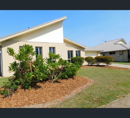 30 Whitehaven Drive, Blacks Beach, Qld 4740 - Photo 5