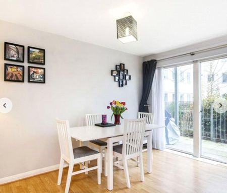 1 Bed Flat, Holst House, W12 - Photo 2