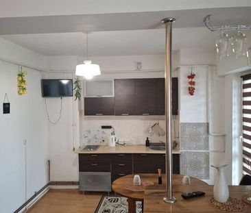 Inchiriez apartament Universitate 50 mp etaj 3. - Photo 2