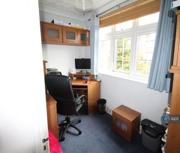 4 bedroom detached house to rent - Photo 3