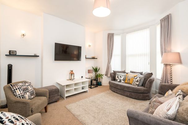 6 Bed Terraced House, Elmbank Road, L18 - Photo 1