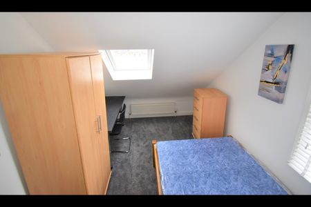 8 Bed Semi-Detached House, Granby Gardens, RG1 - Photo 3