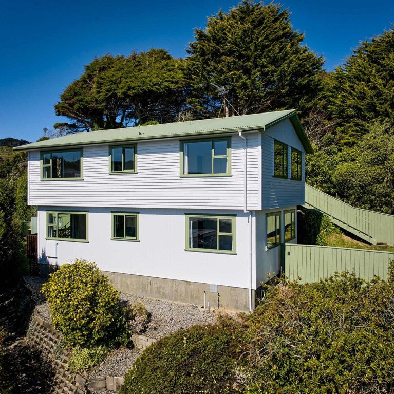 b/1 Sunrise Boulevard, Tawa Wellington 5028 - Photo 1