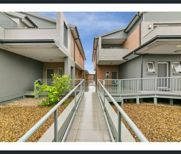 Renovated Modern 2-Bedroom Townhouse in Prime Location!! - Photo 1