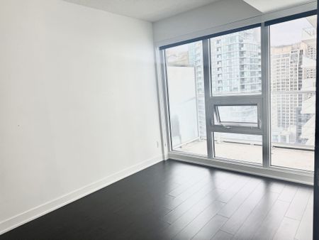 For Lease - 17 Bathurst Street Unit# 2305, Toronto, Ontario - Photo 2